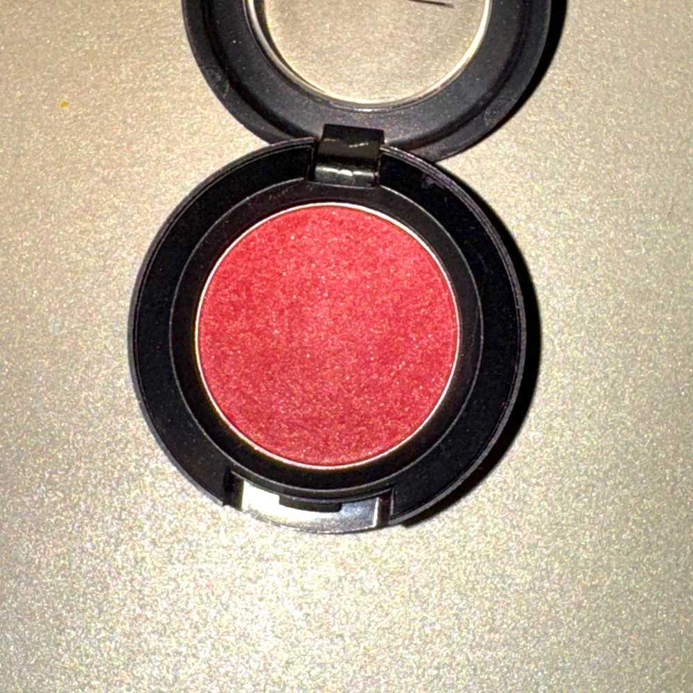 MAC Cosmetics Hot Hot Hot Eyeshadow